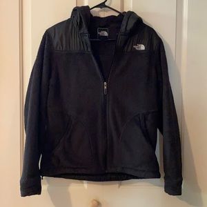 Women’s Northface Jacket, Size Medium, Black.